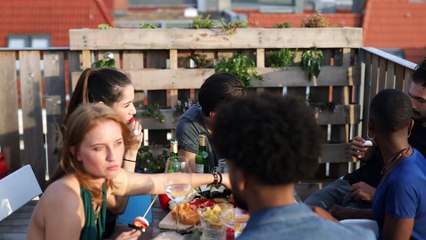 Fiestas COVID-19 - La peligrosa técnica de jóvenes en EE.UU. para conseguir inmunidad