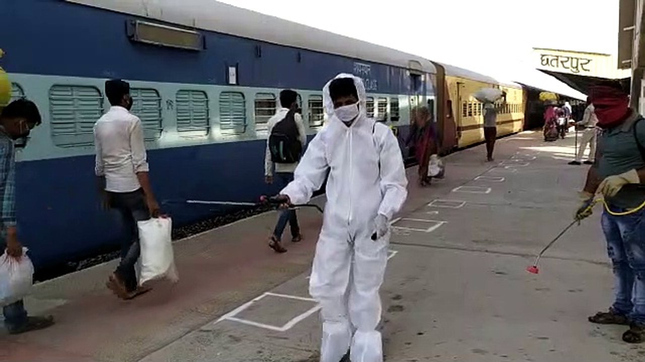 श्रमिक एक्सप्रेस से छतरपुर पहुंचे 24 जिलों के 1...