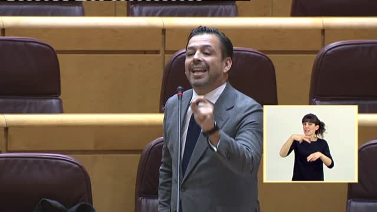 Marlaska sobre las 'caceroladas' contra el Gobierno: "¿Salen a pasear o a criticar?"