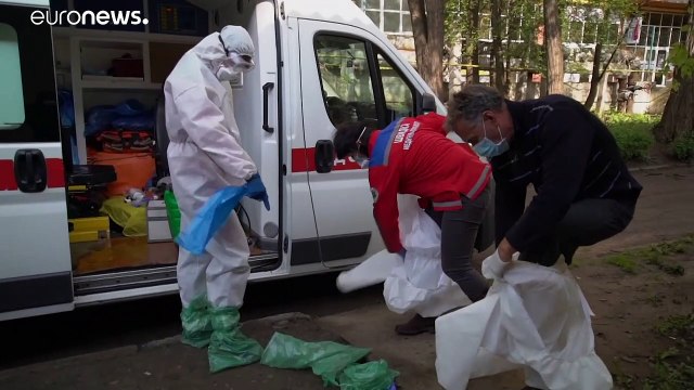 La dura battaglia contro il Covid-19 in Ucraina. Al fronte senza mezzi e protezioni