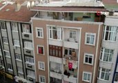 İstanbullular 19 Mayıs'ı balkon ve camlara çıkarak kutladı