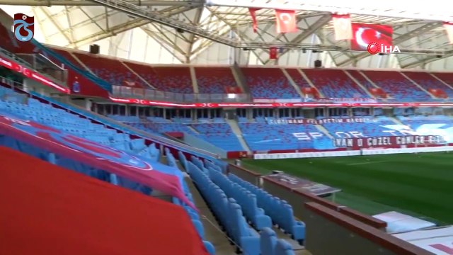 Şenol Güneş Spor Kompleksi'nde İstiklal Marşı yankılandı