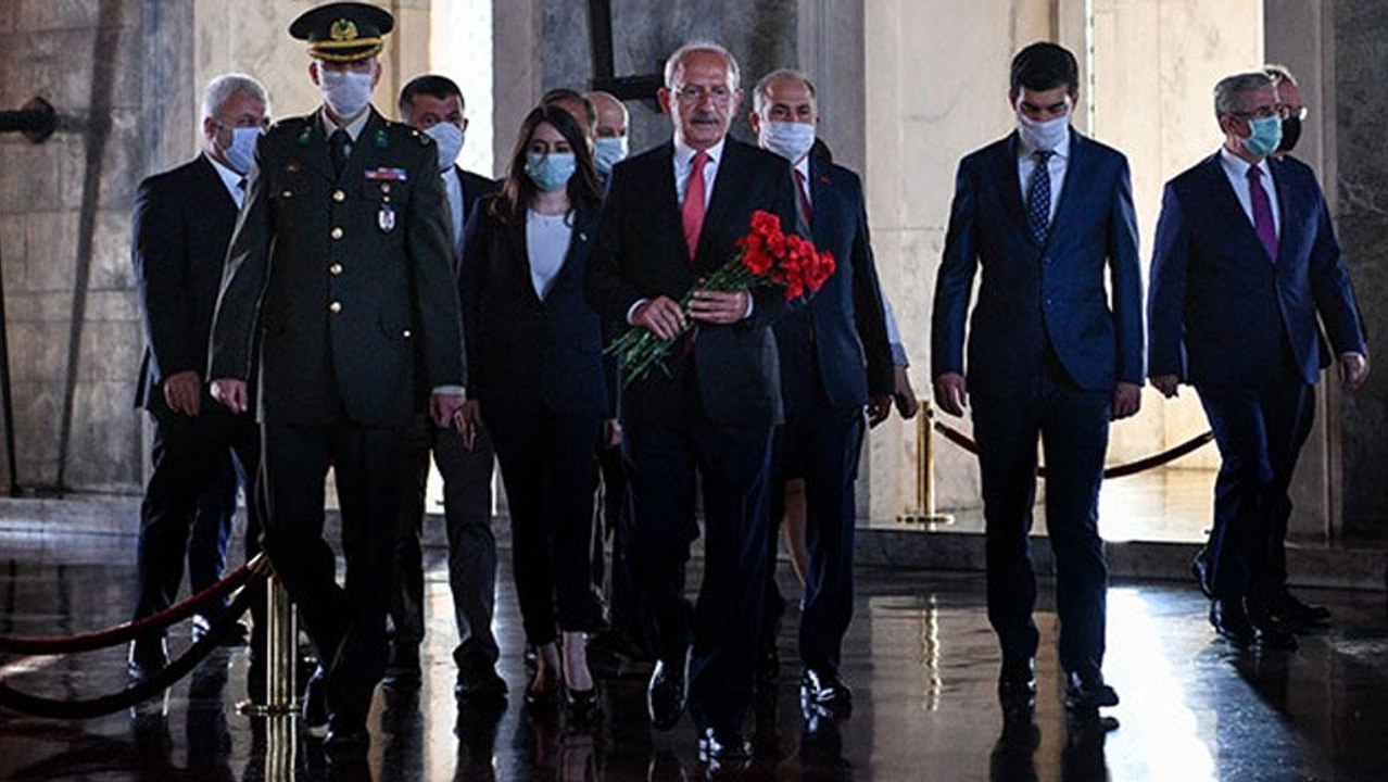CHP lideri Kılıçdaroğlu Anıtkabir’i ziyaret etti