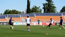 Los jugadores del Atlético continúan entrenando en grupos separados