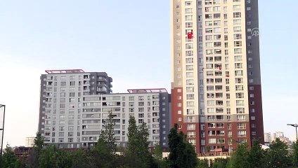 Başkentliler 19 Mayıs coşkusuyla balkonlardan İstiklal Marşı'nı okudu