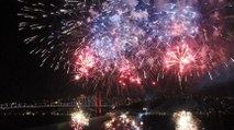 İstanbul Boğazı’nda havai fişekli 19 Mayıs kutlaması