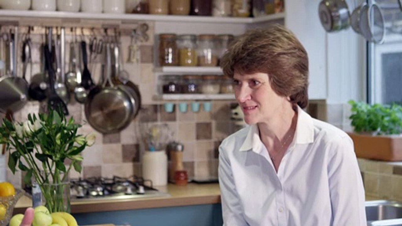 Royal chef describes Princess Diana's informal solo dining style