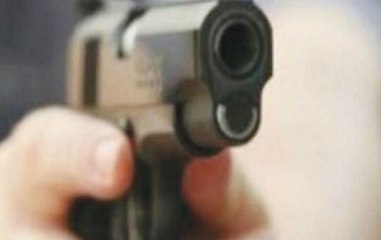 Group of burglars attempts loot of money bag from a businessman in Ghaziabad