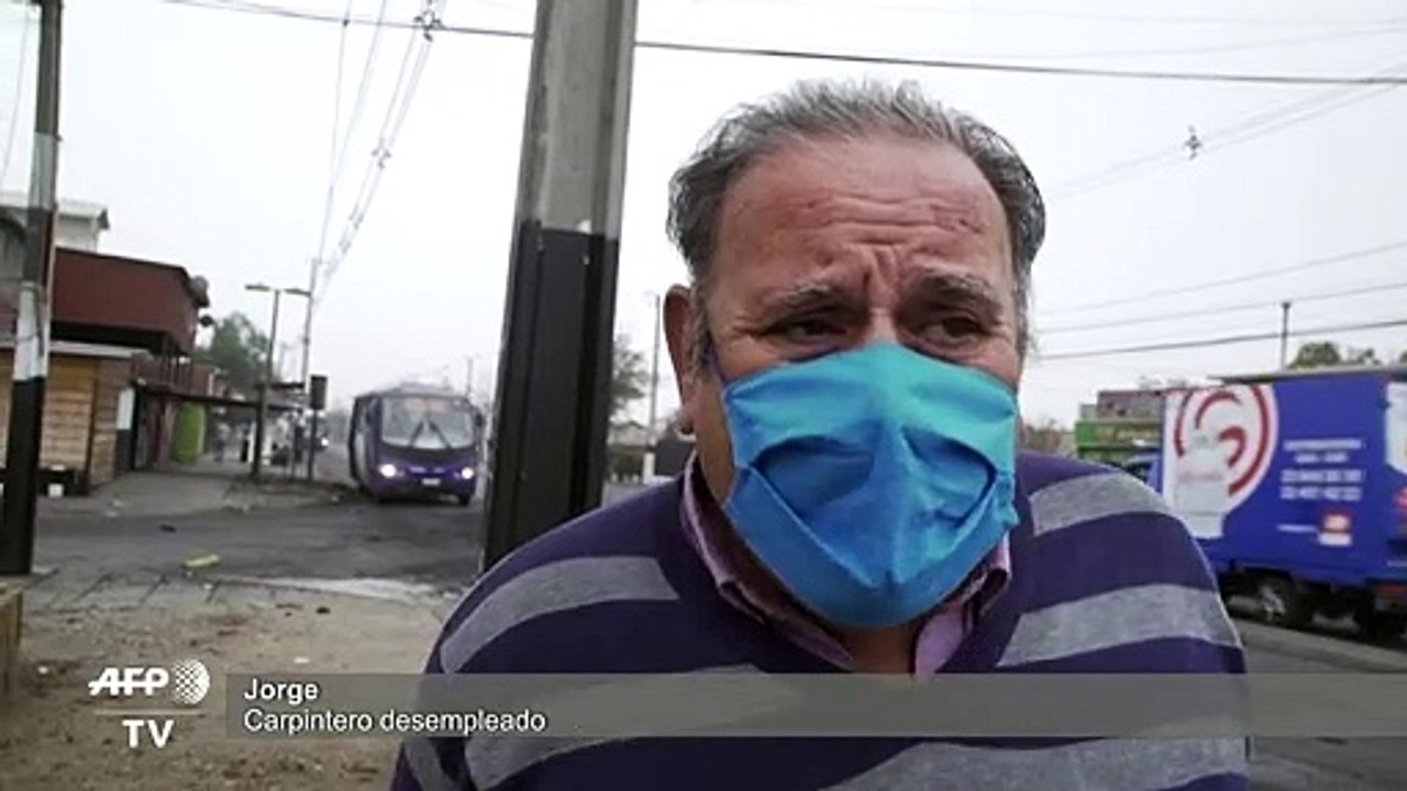 Casos de covid-19 se disparan en Chile y militares se despliegan en barrios pobres tras protestas