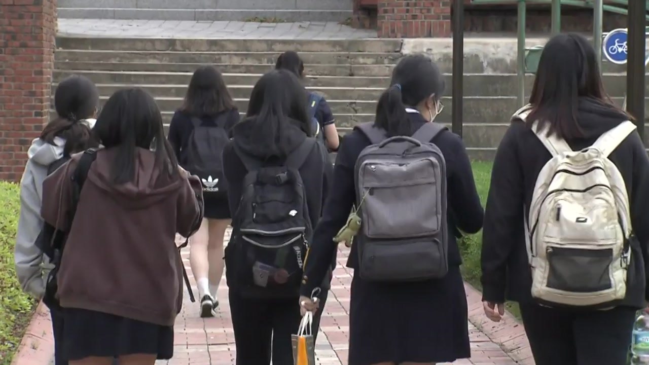 [이슈인사이드] 등교개학 첫날, 고3 2명 감염...인천·경기 "일부 학교 등교 연기...