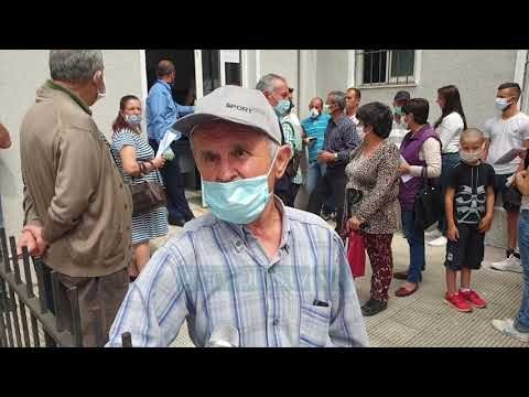 Durrës/ Radhe qytetaresh ne poliklinike - News, Lajme - Vizion Plus