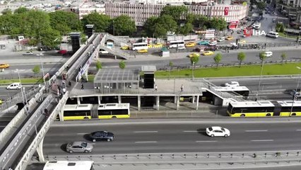 Sokağa çıkma kısıtlamaları ardından trafik yoğunluğu oluştu