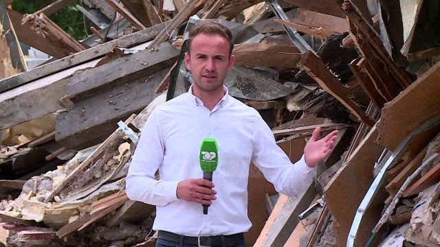 Shemben muret e fundit të Teatrit Kombëtar, nga zona po largohen inertet pas shkatërrimit