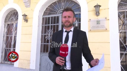 Stop - Shefi i policise urdheron bllokimin e automjetit qe e parakaloi! (19 maj 2020)