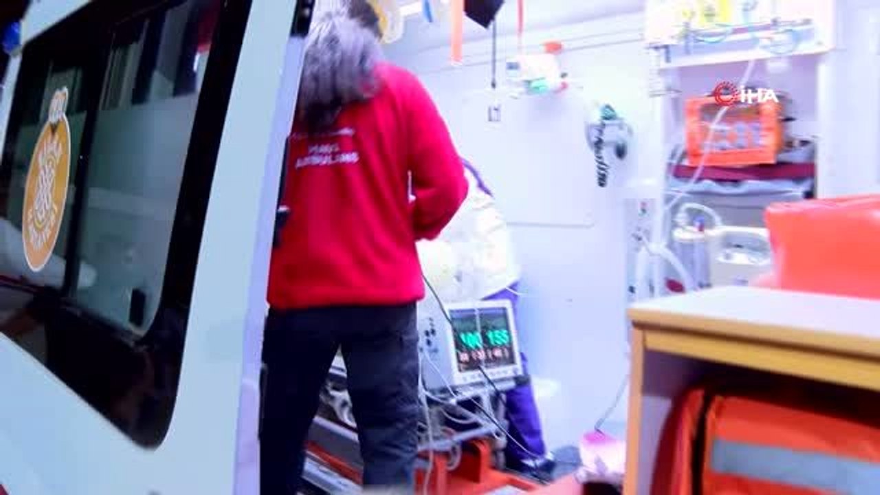 Sağlık Bakanlığı ambulans uçağından bir gecede iki operasyon