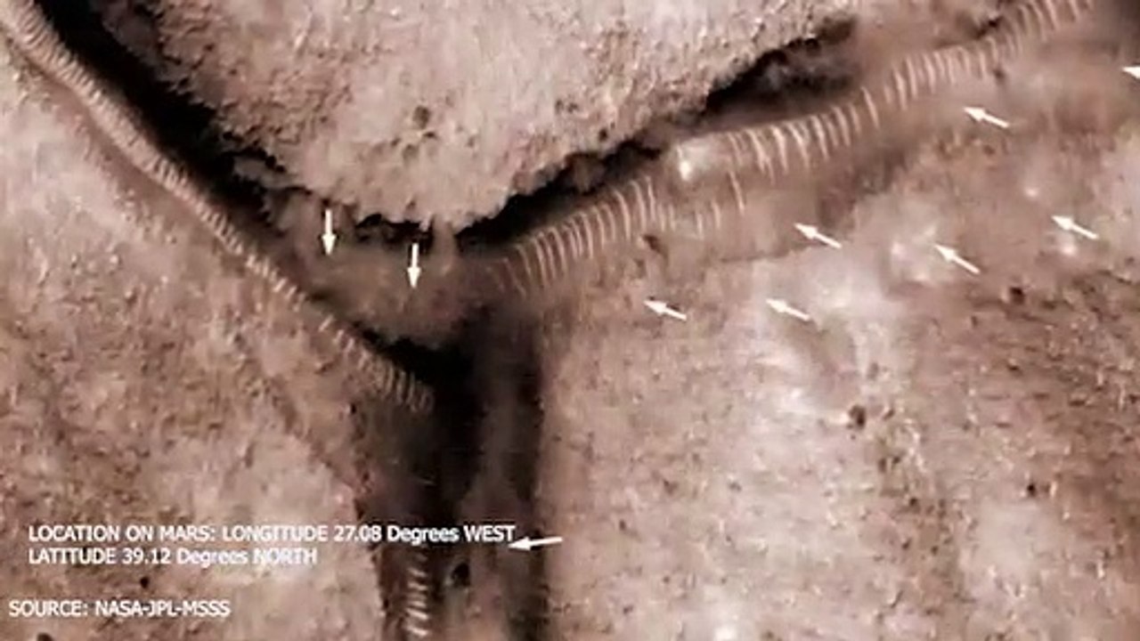STRANGE THINGS ON MARS