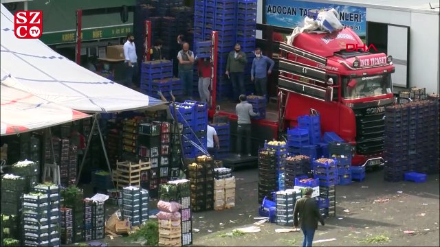 İstanbul'daki meyve ve sebze halinde hareketlilik