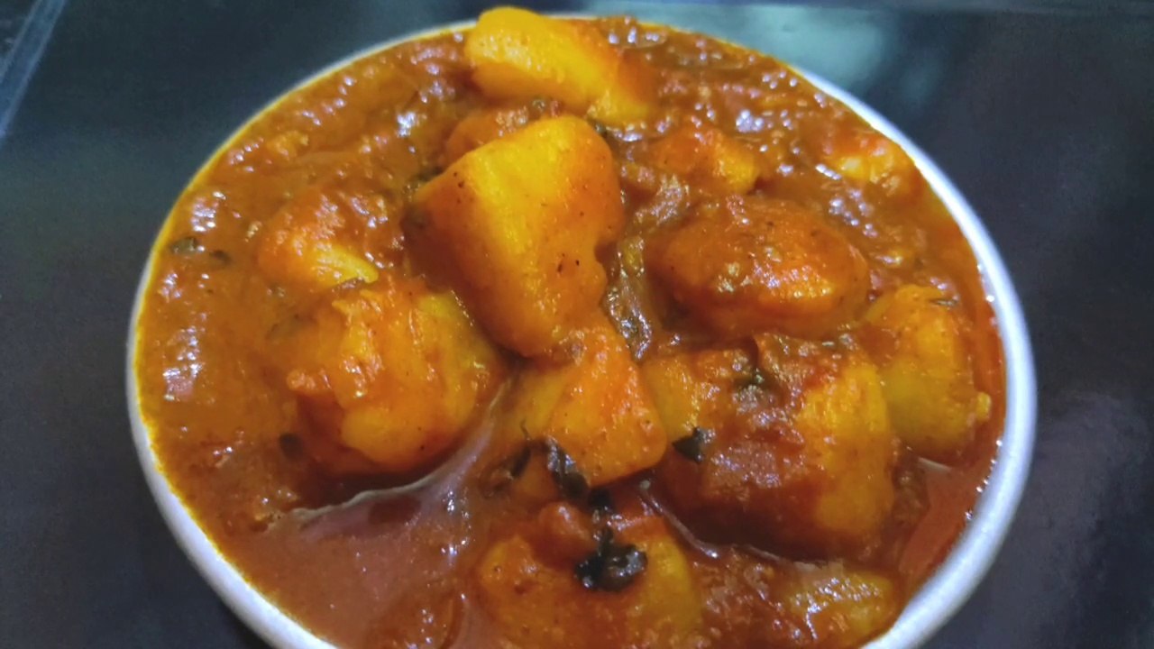 Potato gravy in Tamil/Potato Curry/Potato for Chapati,poori,Parota,Naan