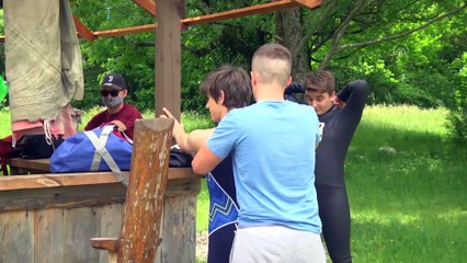 Salgında havuzlar kapanınca buzul gölünde antrenman yapmaya başladılar - KONJİC