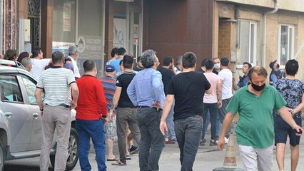 Sosyal mesafeyi unutup, film gibi yangını izlediler