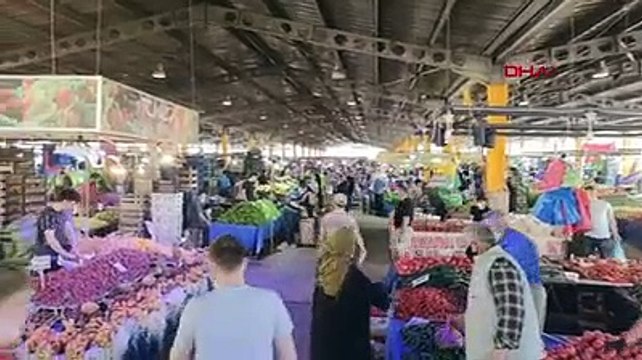 Sokağa çıkma yasağı sonrası pazarlarda adım atacak yer kalmadı