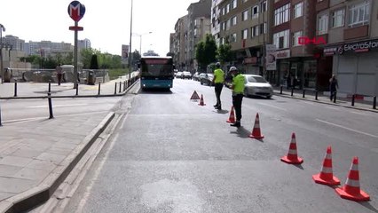 ÜMRANİYE'DE TOPLU TAŞIMADA SOSYAL MESAFE DENETİMİ