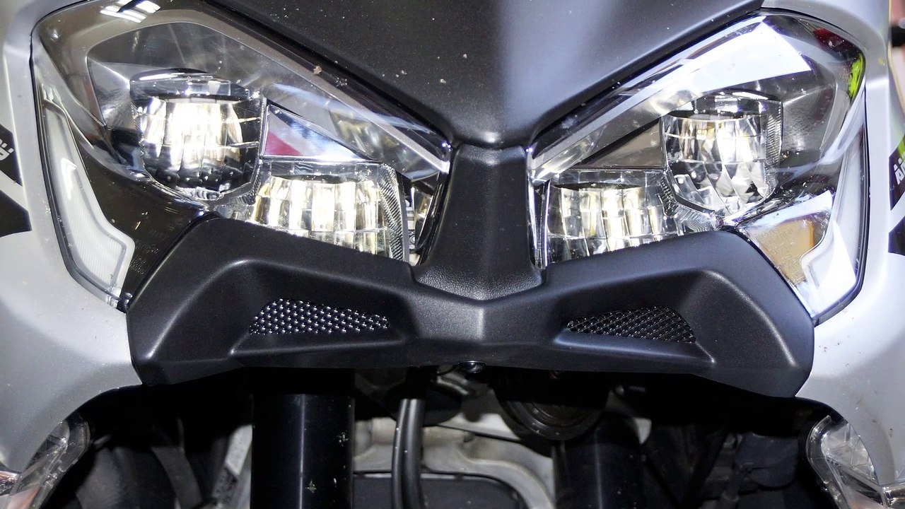 T MAX 530 FRONT AIR INTAKE