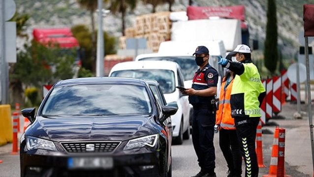 Son Dakika: Türkiye'deki koronavirüs salgınında seyahat için ''HES kodu'' uygulaması başladı