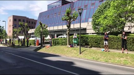 Brüksel'de sağlık çalışanlarına destek gösterisi