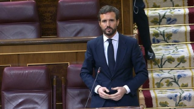 Casado: ¿Se pondría un notable mirando a los ojos a las 27.000 familias?
