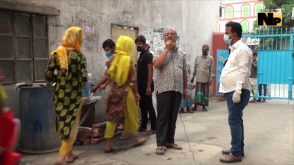 বিপদে মানুষের পাশ্বে এভাবেই এগিয়ে আসা উচিৎ, বাংলা খবর। মোঃ মন সুর আলী, ২০২০।