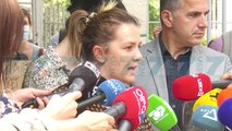 LIROHEN PROTESTUESIT E TEATRIT, META «JANE TE BURGOSUR POLITIKE» - News, Lajme - Kanali 7
