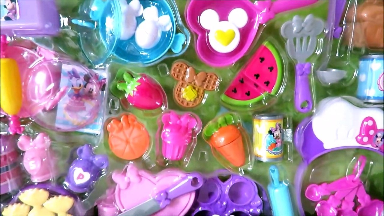 Minnie Mouse bowtastic kitchen accessory set velcro cutting fruit