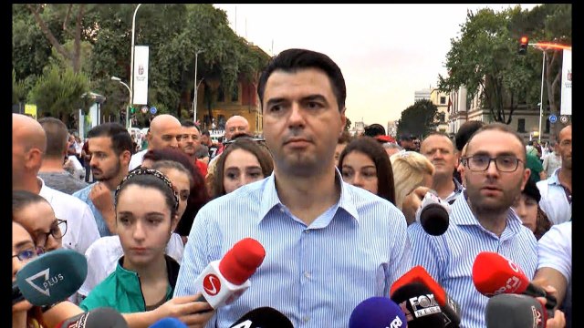 Basha firmos peticionin për Teatrin dhe nuk tërhiqet nga bojkoti për 'Zgjedhoren': Nuk jemi fasadë