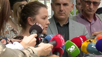 Lirohen protestuesit e teatrit