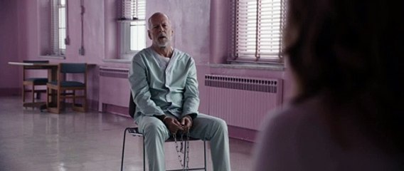 Glass (Cristal) - Tráiler final corto español (doblado)