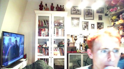 Wiwi égratigne "look alive"