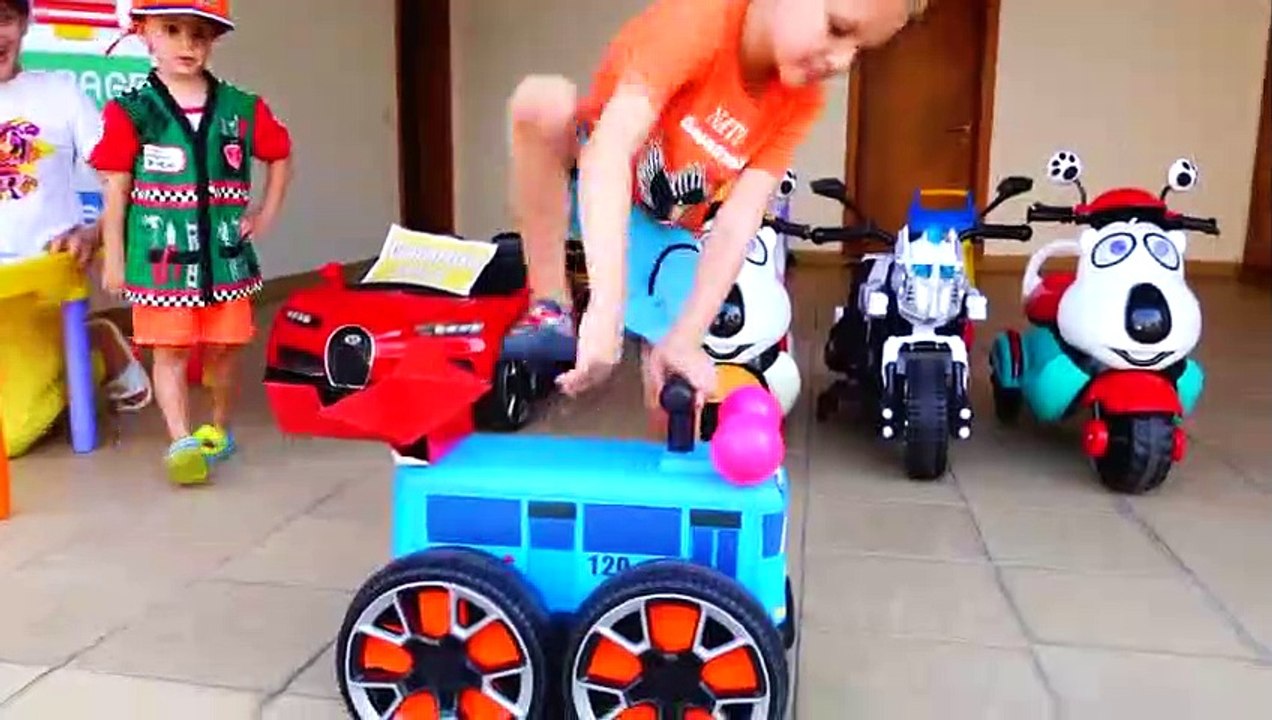 Child Vlad Play with Broken Toy Cars  Child Vlad play Toy Cafe on Wheels .