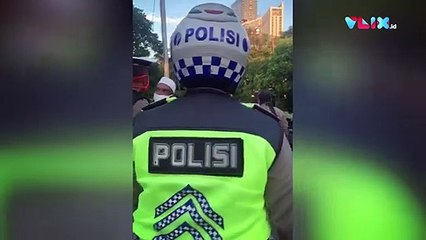 Habib Umar Assegaf Adu Jotos Dengan Patugas PSBB