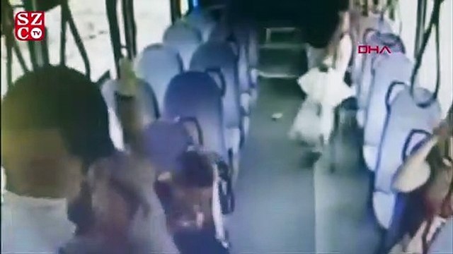 Çantadan para çaldı, kaçmak için otobüsün kapısını tekmeledi