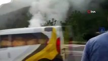Bilecik'te araç yangını vatandaş kamerasına yansıdı