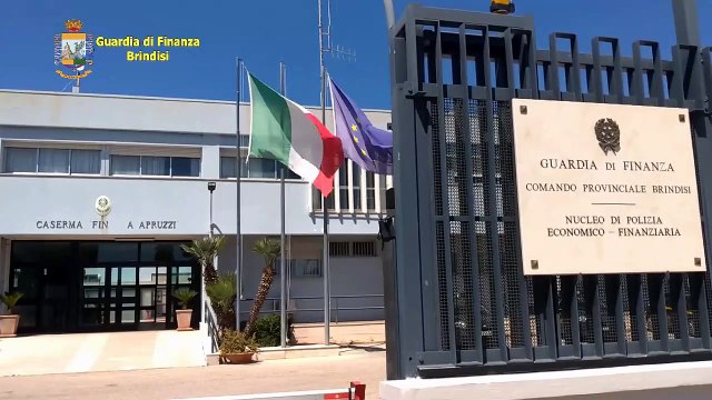Puglia: Operazione Make up - 12 arresti per associazione a delinquere finalizzata al furto e riciclaggio di auto