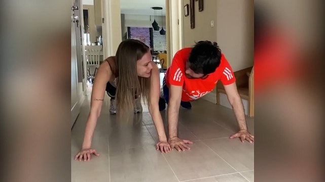 Ceyhun Fersoy ve Begüm Öner'den karantina günlerinde eğlenceli spor