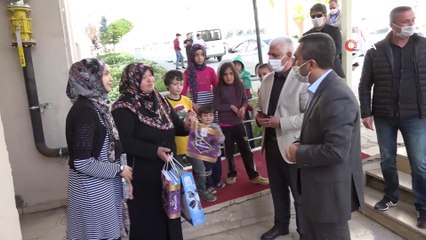 Edremit Belediyesi'nden üniversite adaylarına tablet desteği