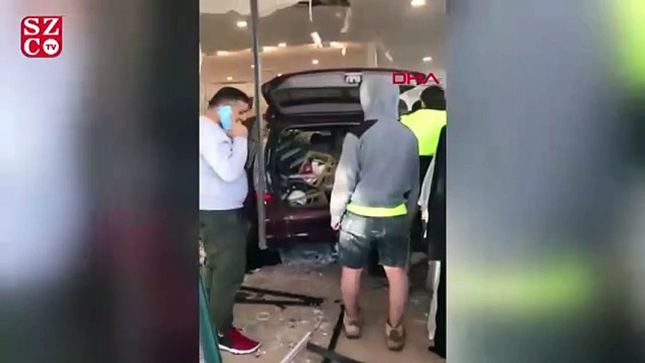 Avustralya'da araç, Müslümanlara yönelik kıyafet satan mağazaya daldı 11 yaralı