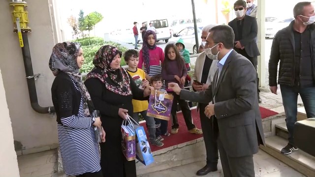 Edremit Belediyesinden sınava hazırlanan üniversite adaylarına tablet desteği - VAN