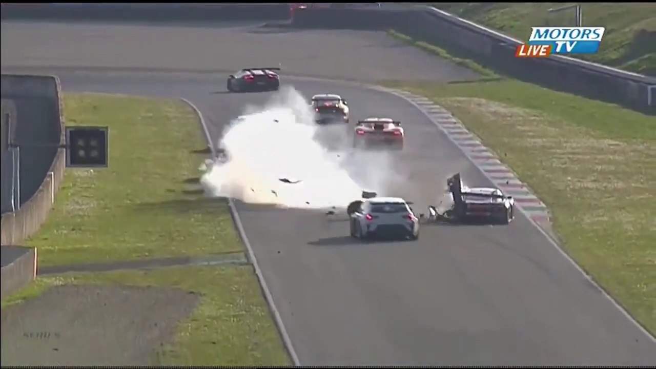 24h Series 2016 Mugello Huge Crash