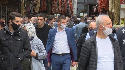 Eminönü’nde dikkat çeken kalabalık!