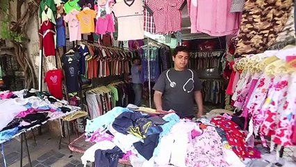 سوق البالة وجهة السوريين لشراء الملابس قبل عيد الفطر