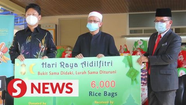 Chinese embassy donates RM200,000 worth of food packs for Hari Raya